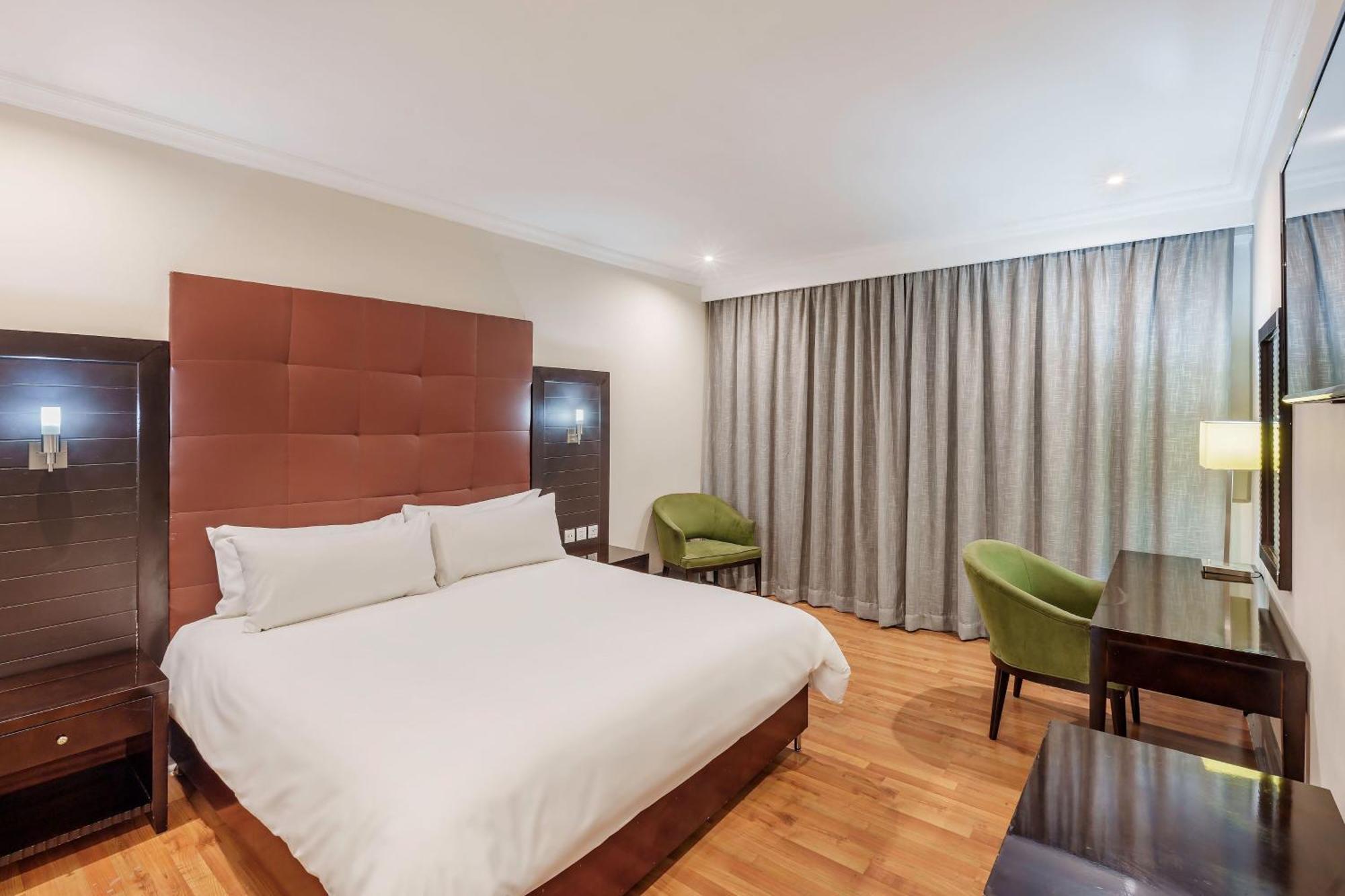 Protea Hotel By Marriott Лусака Екстер'єр фото