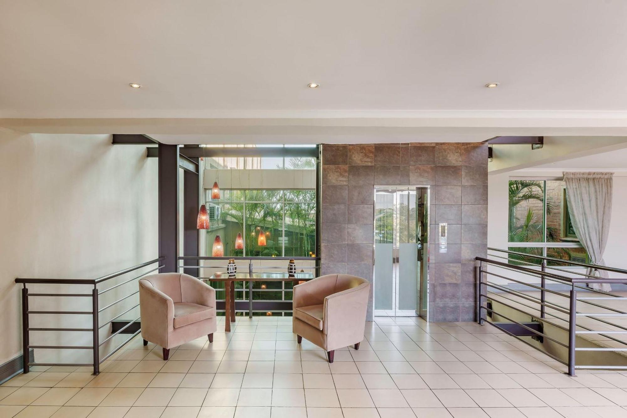 Protea Hotel By Marriott Лусака Екстер'єр фото