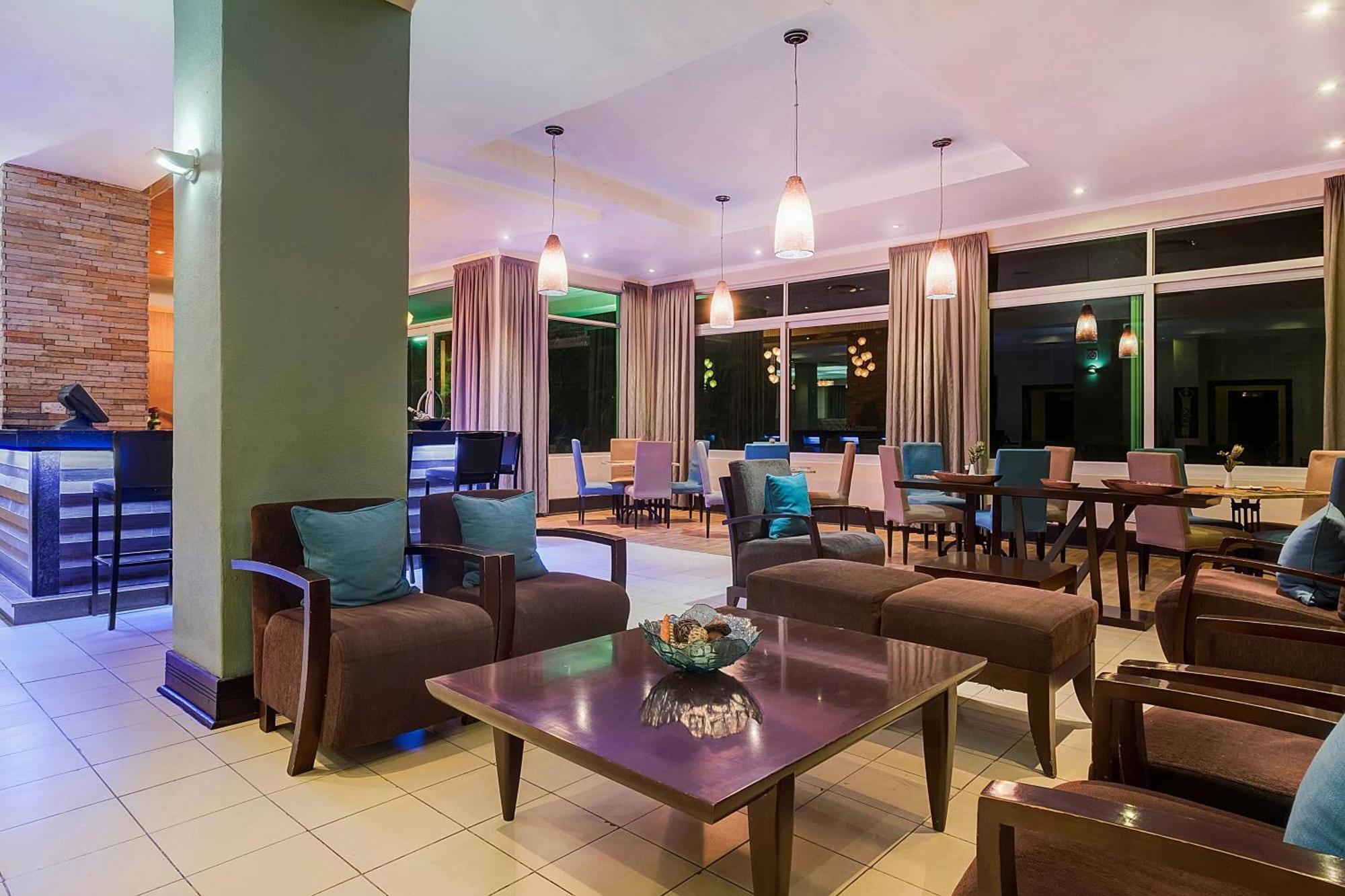 Protea Hotel By Marriott Лусака Екстер'єр фото