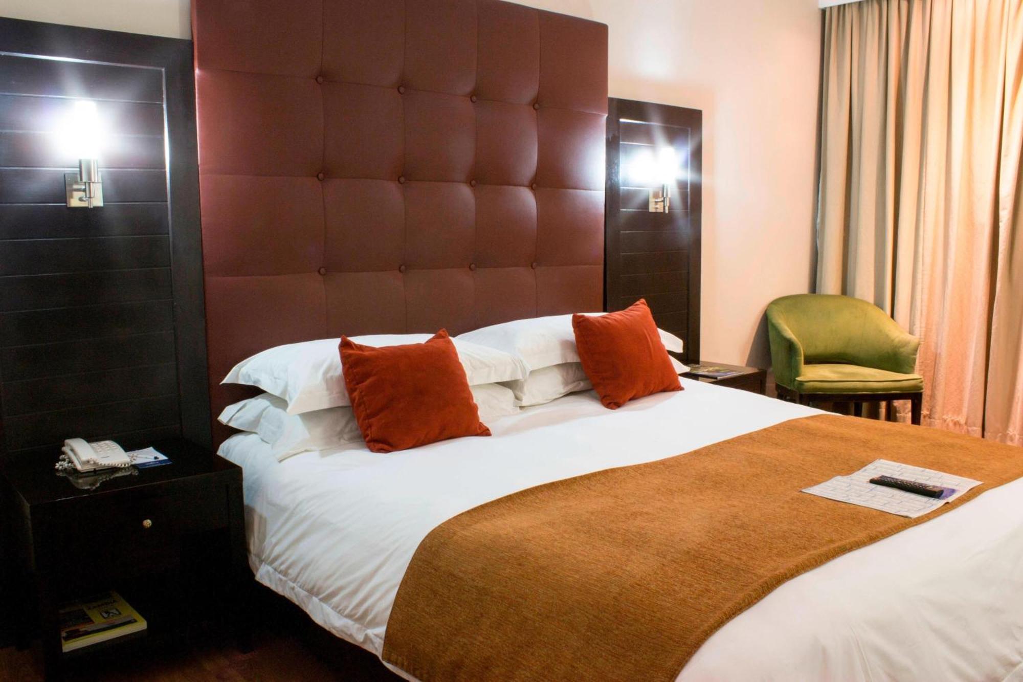 Protea Hotel By Marriott Лусака Екстер'єр фото