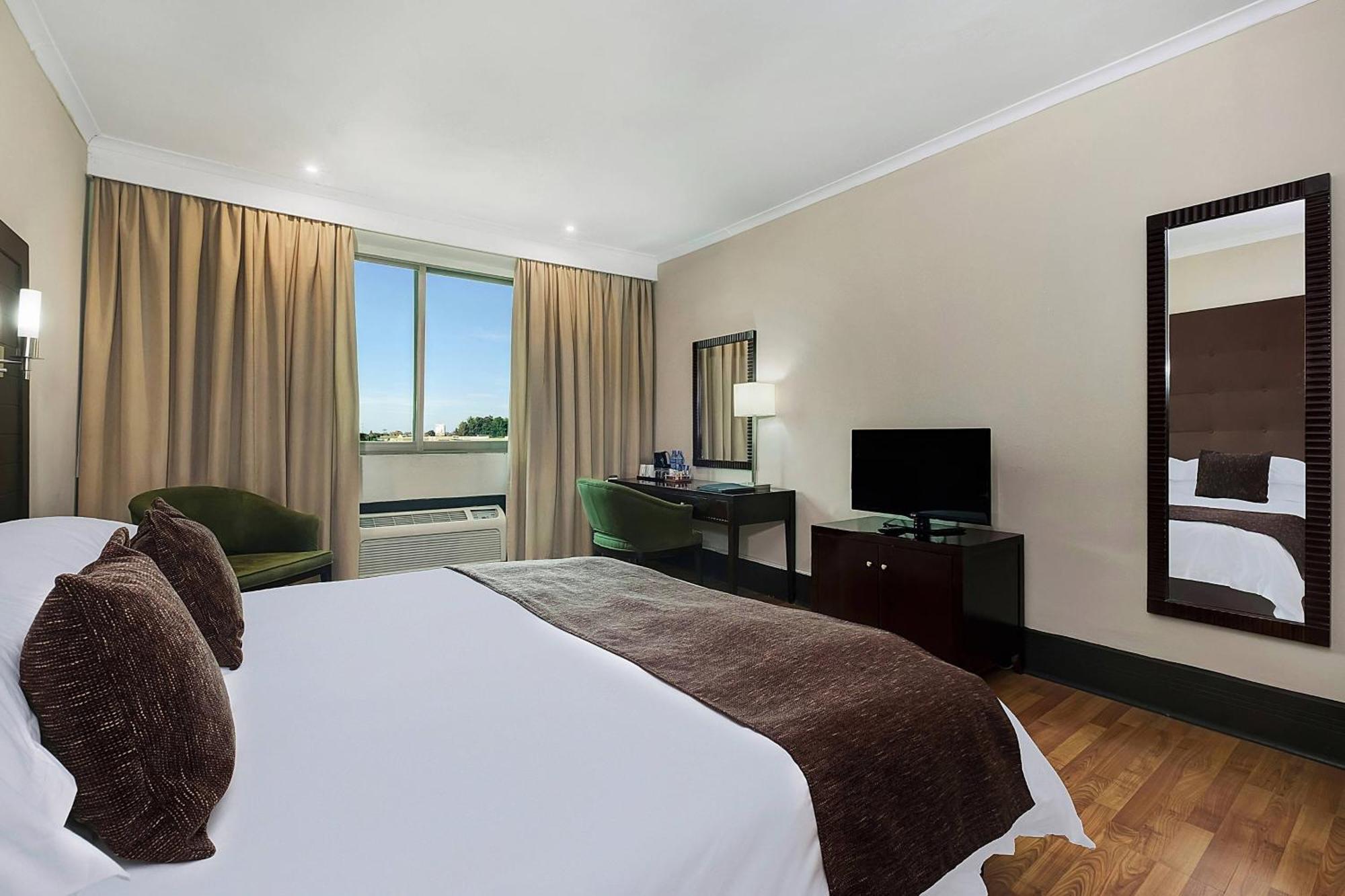 Protea Hotel By Marriott Лусака Екстер'єр фото
