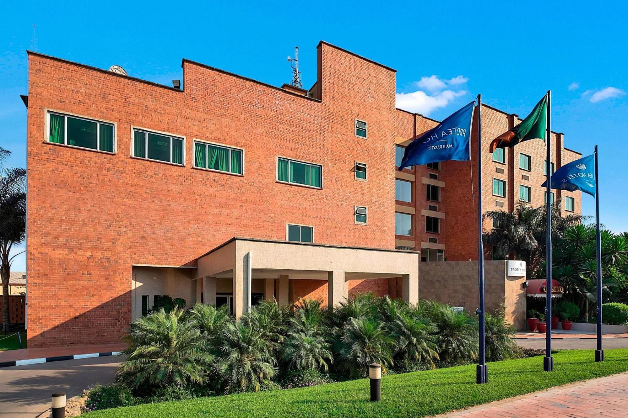 Protea Hotel By Marriott Лусака Екстер'єр фото