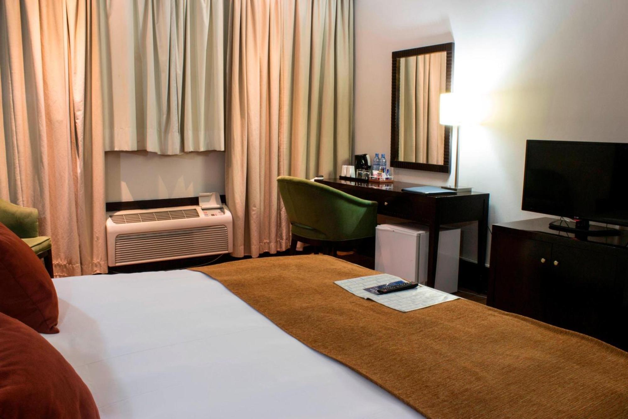 Protea Hotel By Marriott Лусака Екстер'єр фото