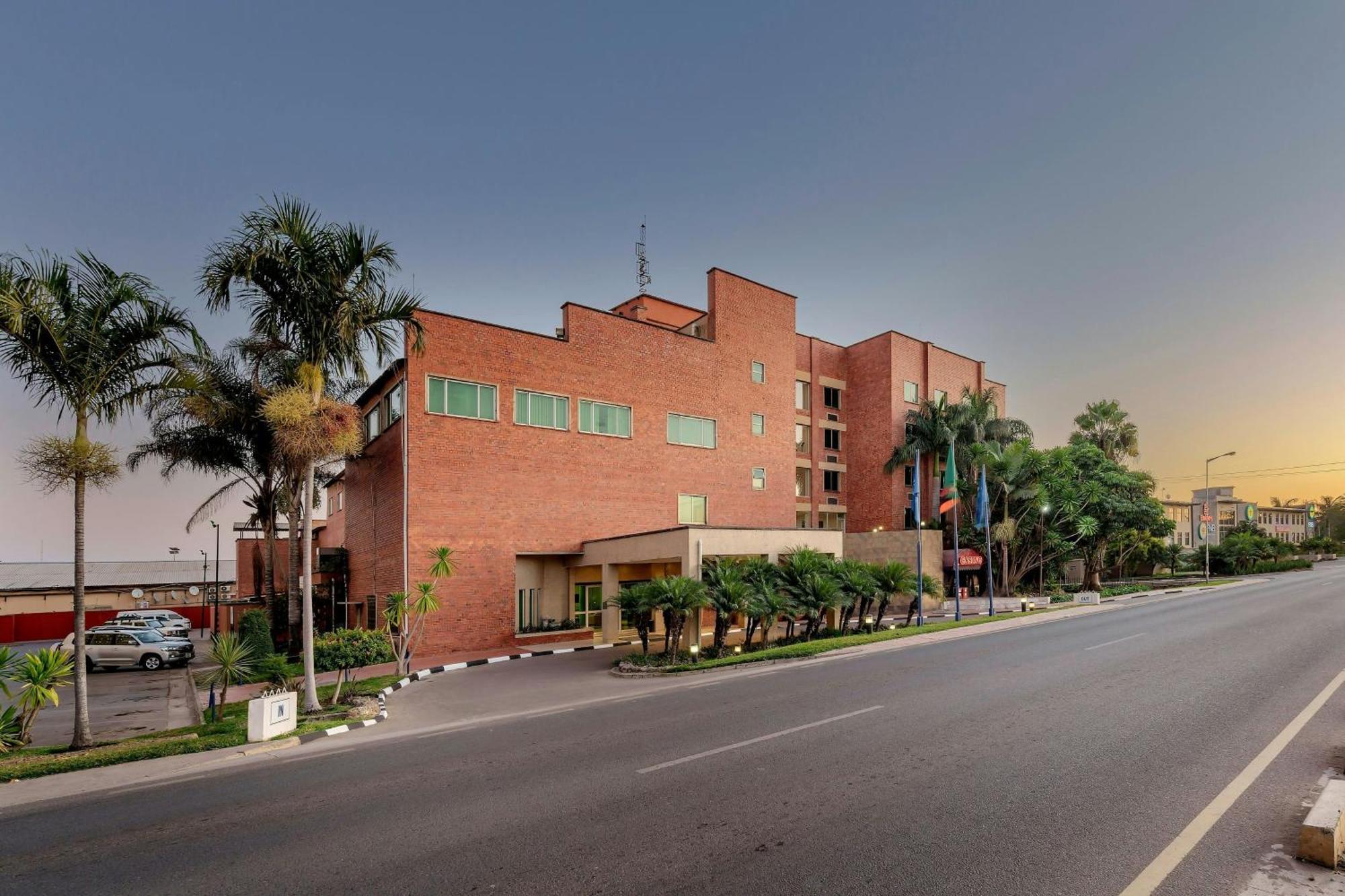 Protea Hotel By Marriott Лусака Екстер'єр фото